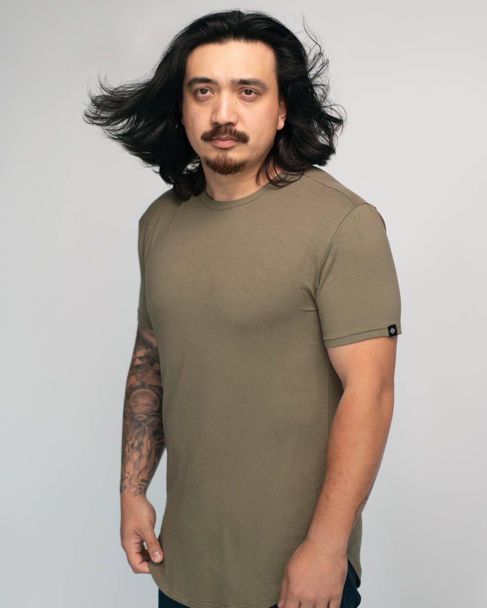 aura arc olive hover men's clothing t-shirts